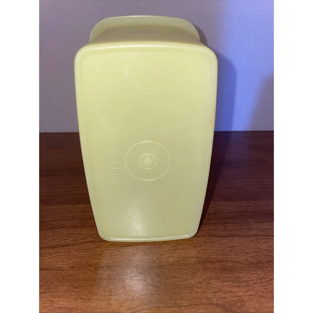 Tupperware Replacement Yellow Shelf Saver Container 1243-2 NO LID